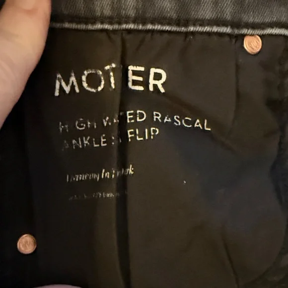 MOTHER Rascal Ankle Slit Flip Black Ankle Jeans - Picture 10 of 10